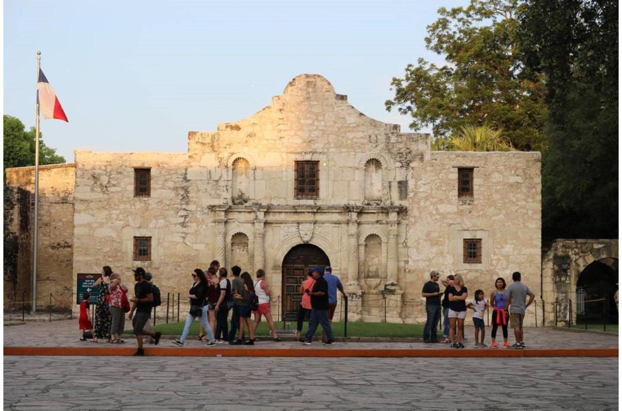 Stunning Cozy Downtown Guesthouse San Antonio Exterior foto